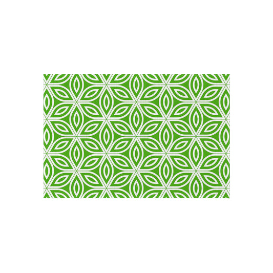 Green Geometric Petal Pattern Outdoor/Indoor Rug | Modern Patio Mat