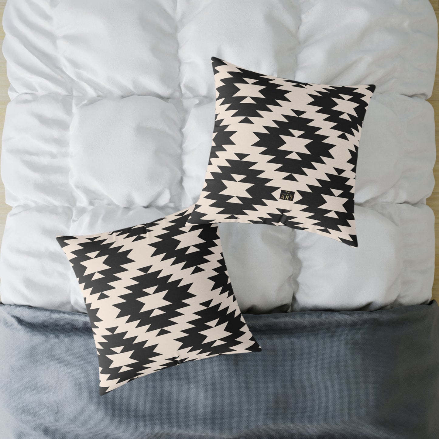 Southwestern Aztec Pattern Pillow | Black and Cream Geometric Throw