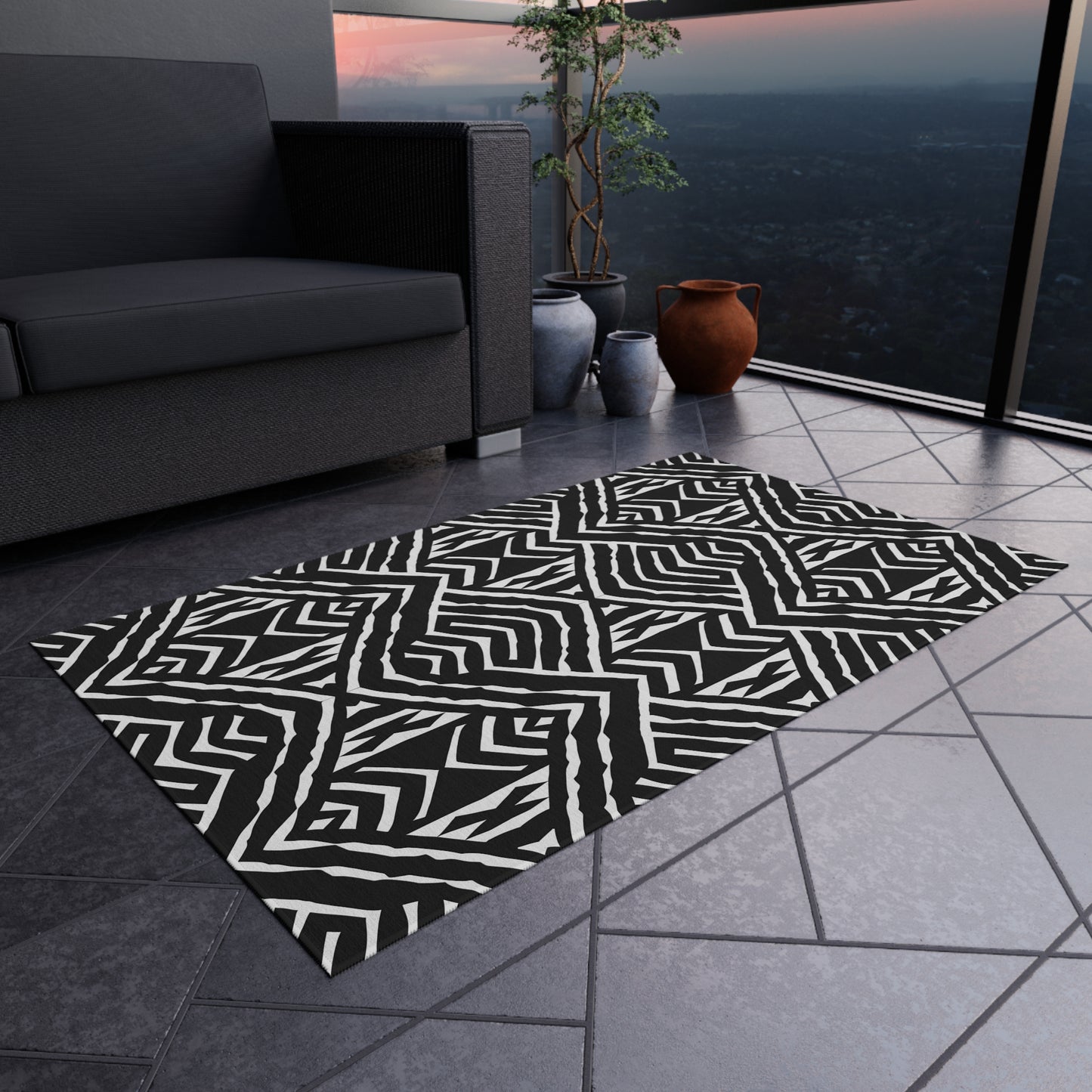 Black and White Stylish African Mudcloth pattern Outdoor/Indoor Rug for Patio, Deck, Camping, Boho Decor, Modern Design, Anti-Slip Area Mat