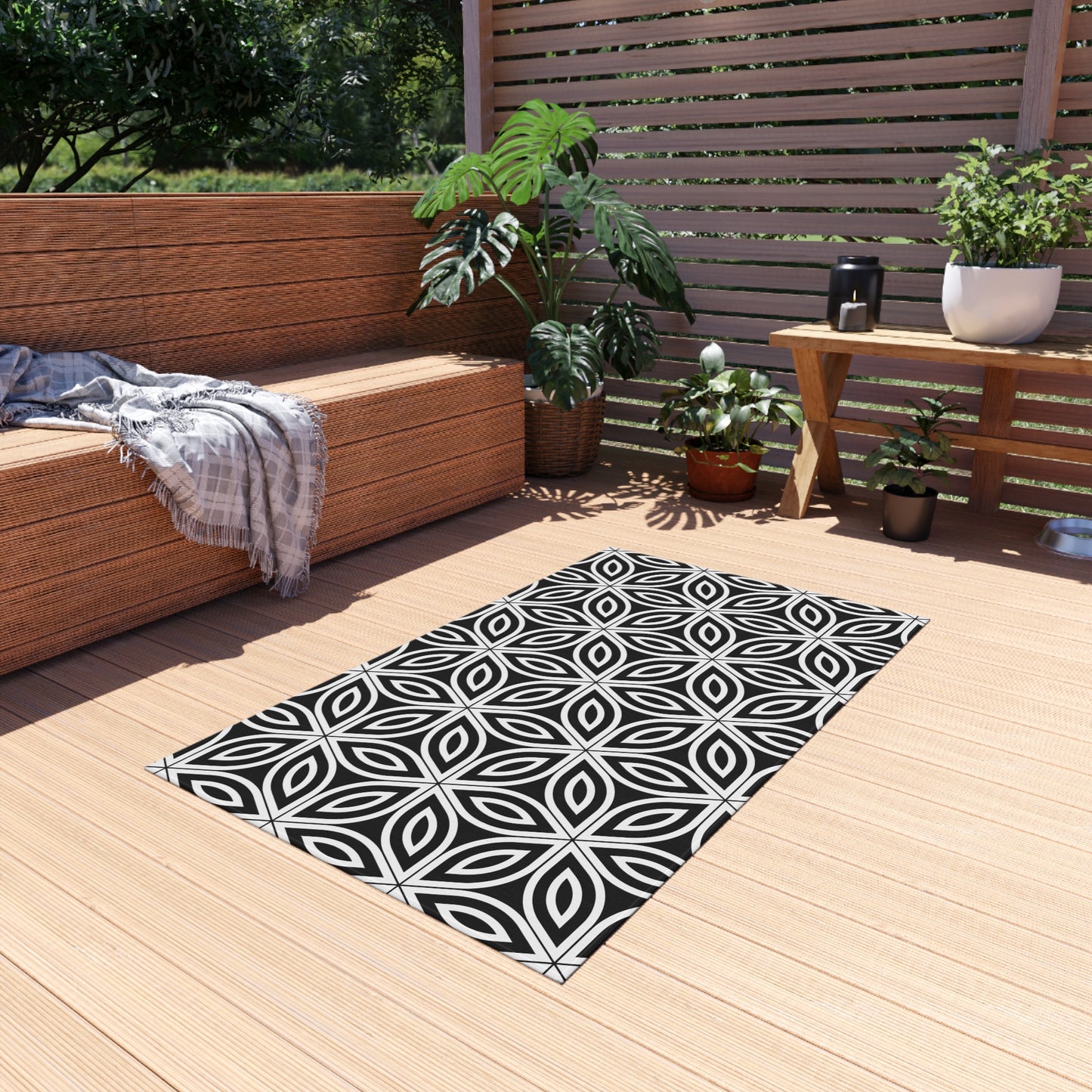 Geometric Floral Tile Outdoor/Indoor Rug | Black White Patterned Mat