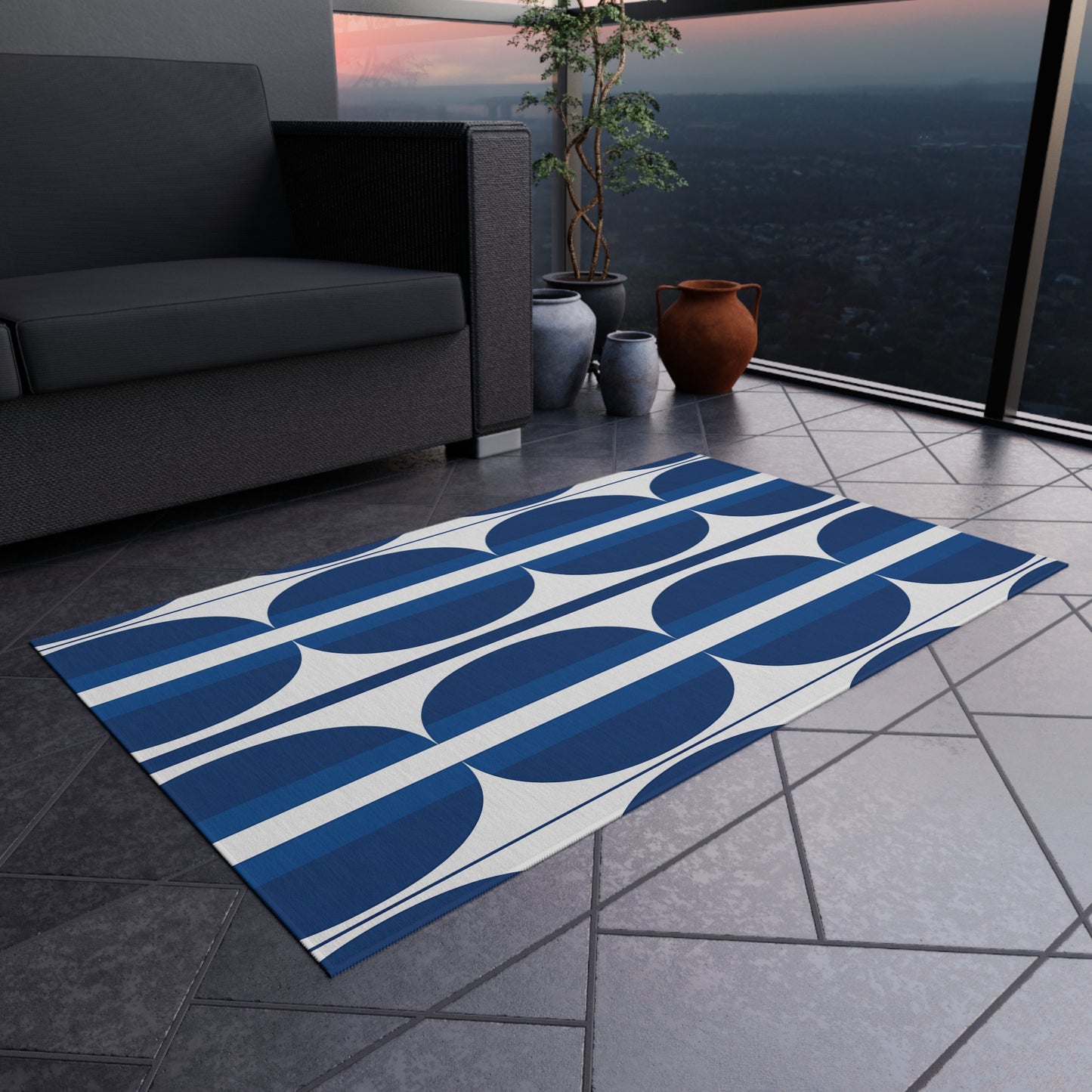 Blue White Geometric Retro Circles Outdoor Rug | Navy Patterned Mat