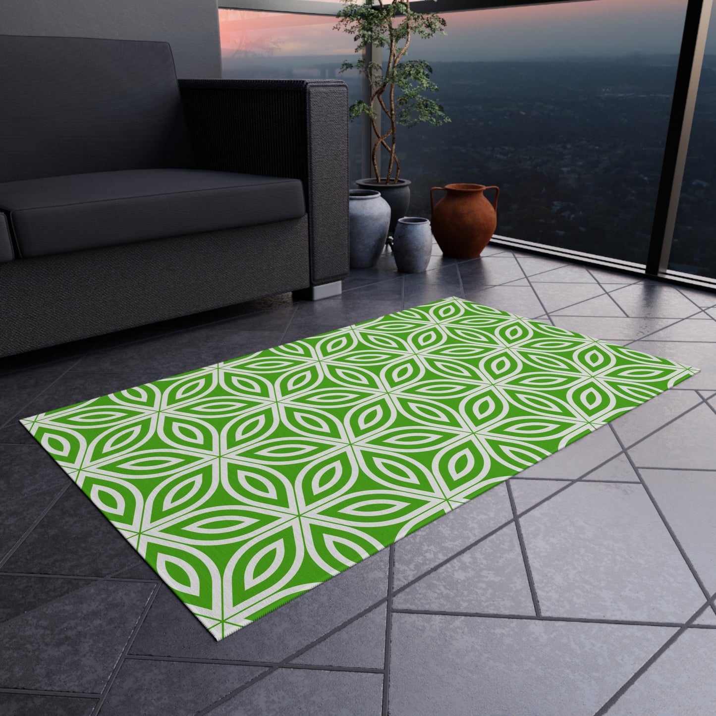 Green Geometric Petal Pattern Outdoor/Indoor Rug | Modern Patio Mat