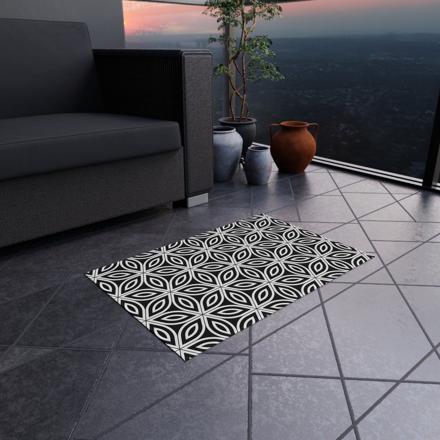 Geometric Floral Tile Outdoor/Indoor Rug | Black White Patterned Mat