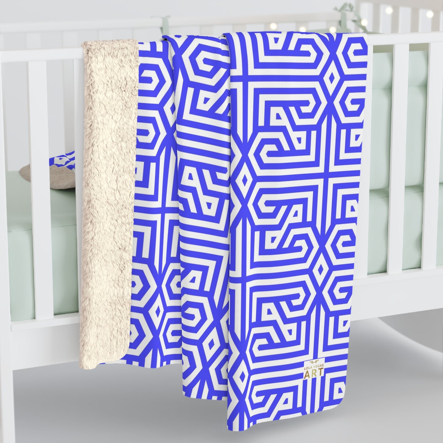 Periwinkle Geometric Maze Pattern Sherpa Fleece Blanket | Modern Grid Throw