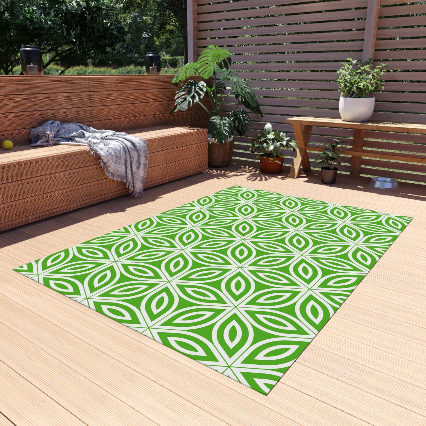 Green Geometric Petal Pattern Outdoor/Indoor Rug | Modern Patio Mat