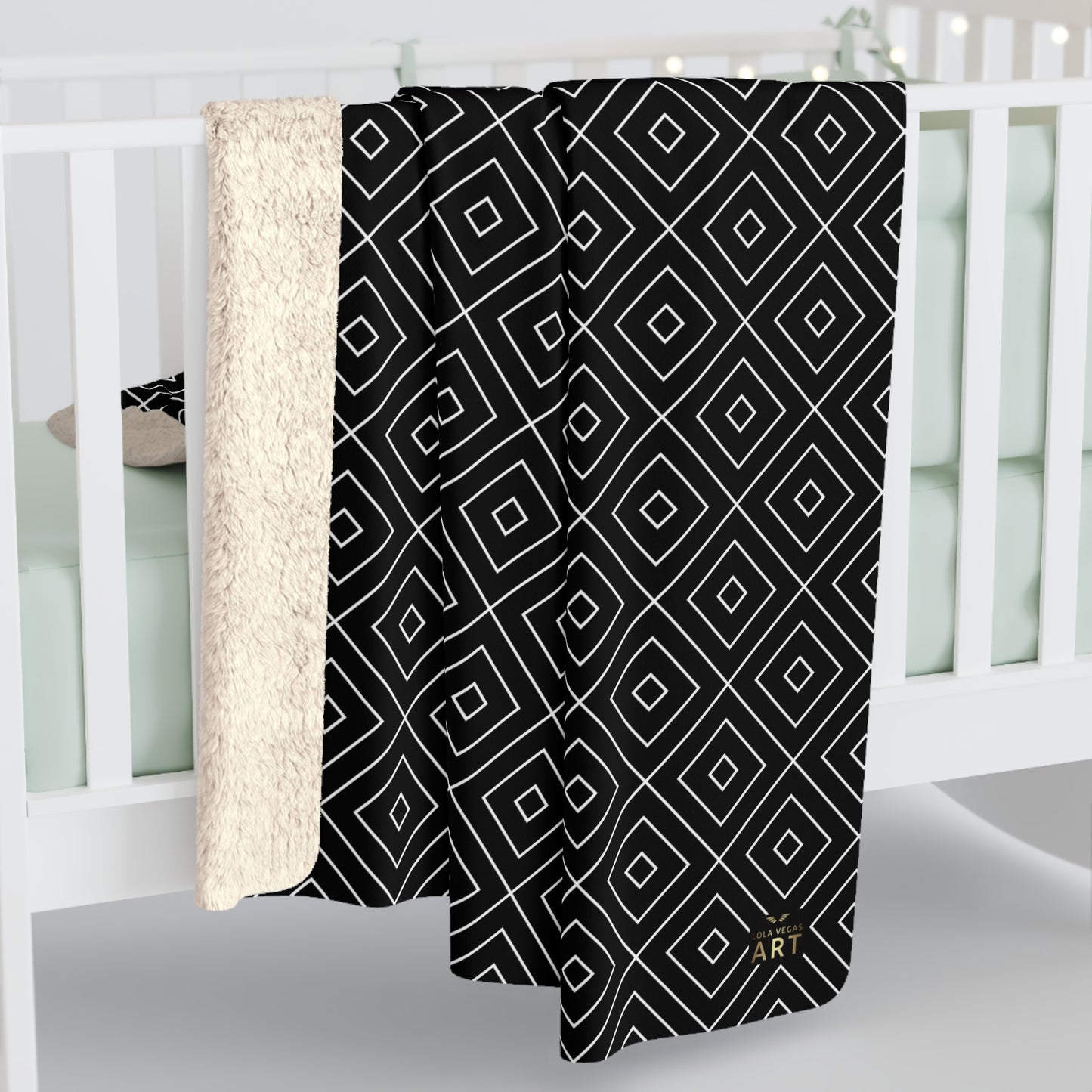 Geometric Diamond Pattern Sherpa Blanket | Black White Cozy Throw, Soft Throw Blanket, Home Decor, Gift for All, Geometric Pattern