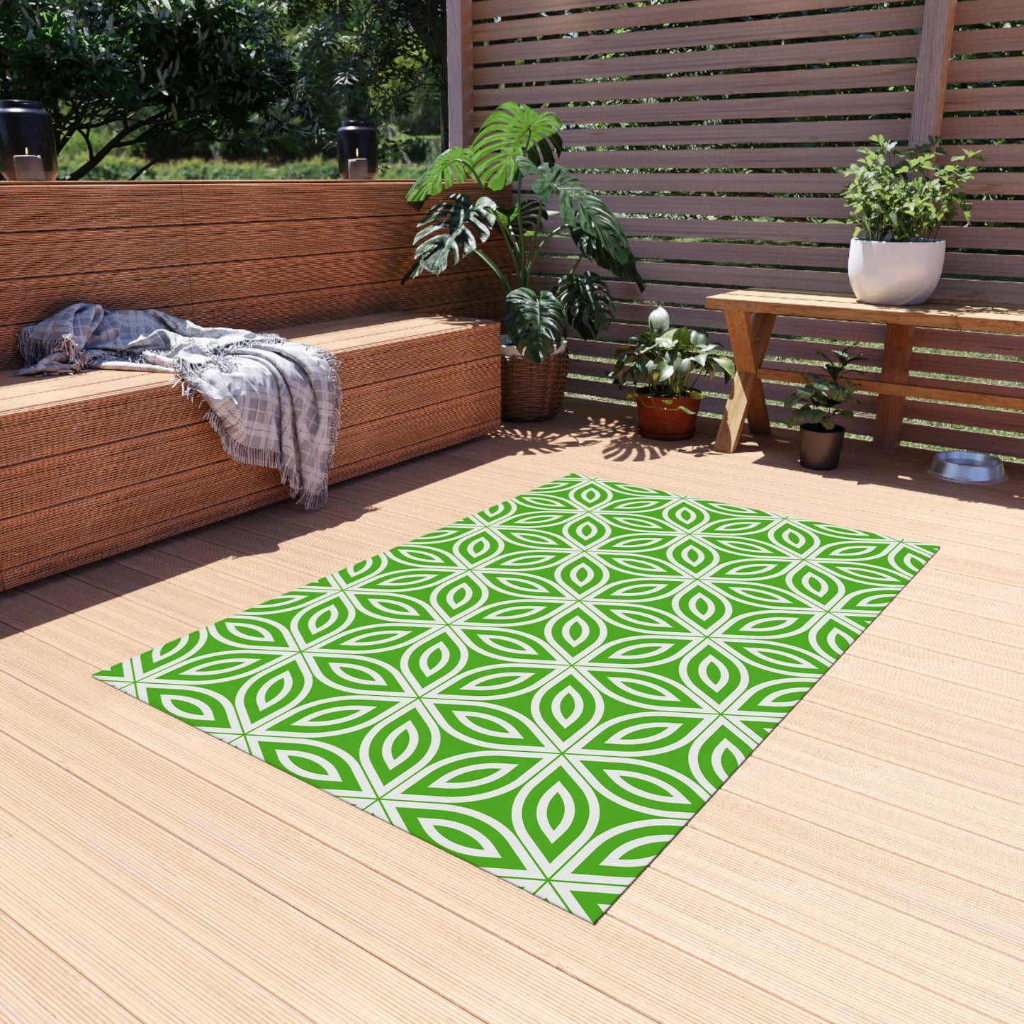 Green Geometric Petal Pattern Outdoor/Indoor Rug | Modern Patio Mat