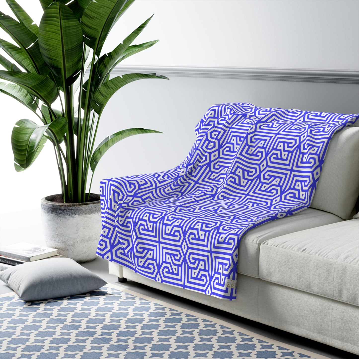 Periwinkle Geometric Maze Pattern Sherpa Fleece Blanket | Modern Grid Throw