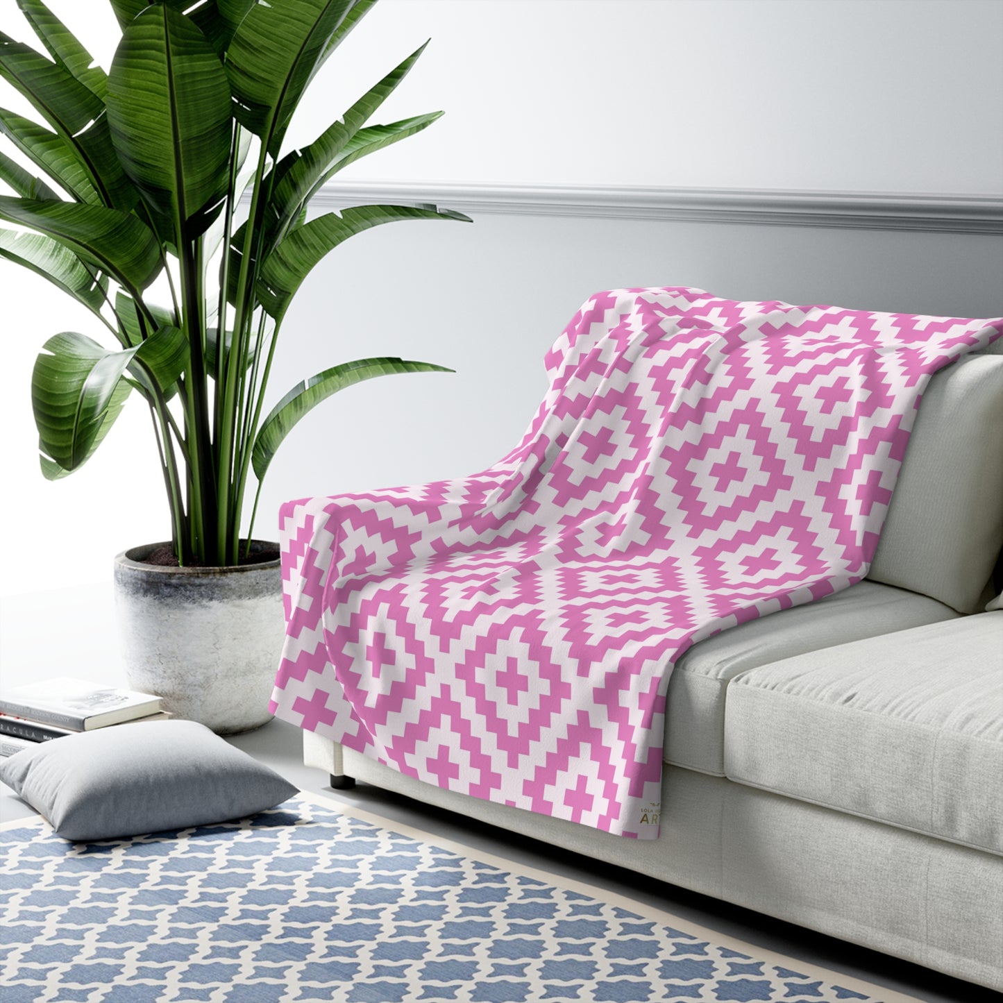 Boho Native American Pink White Geometric Diamond Pattern Sherpa Blanket | Cozy Fleece Throw