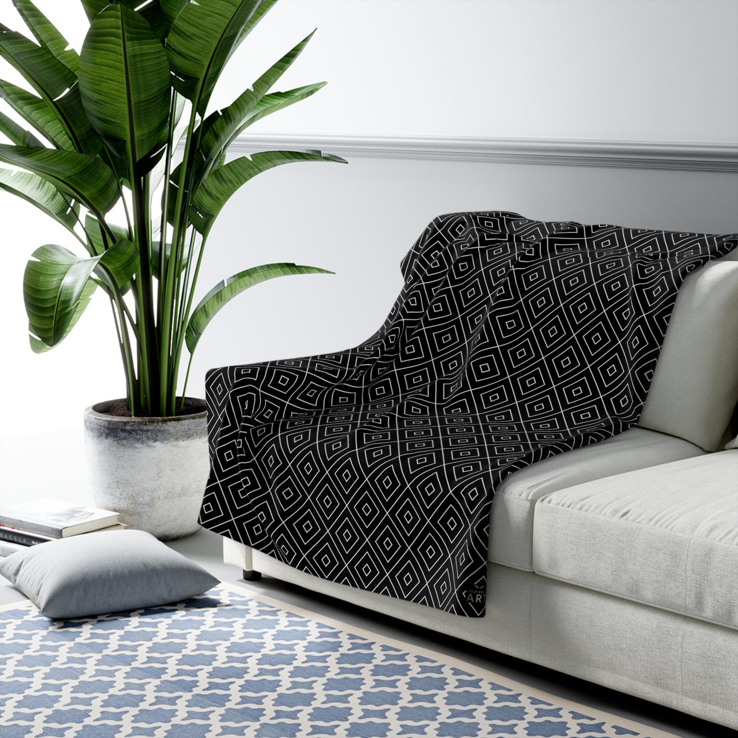 Geometric Diamond Pattern Sherpa Blanket | Black White Cozy Throw, Soft Throw Blanket, Home Decor, Gift for All, Geometric Pattern