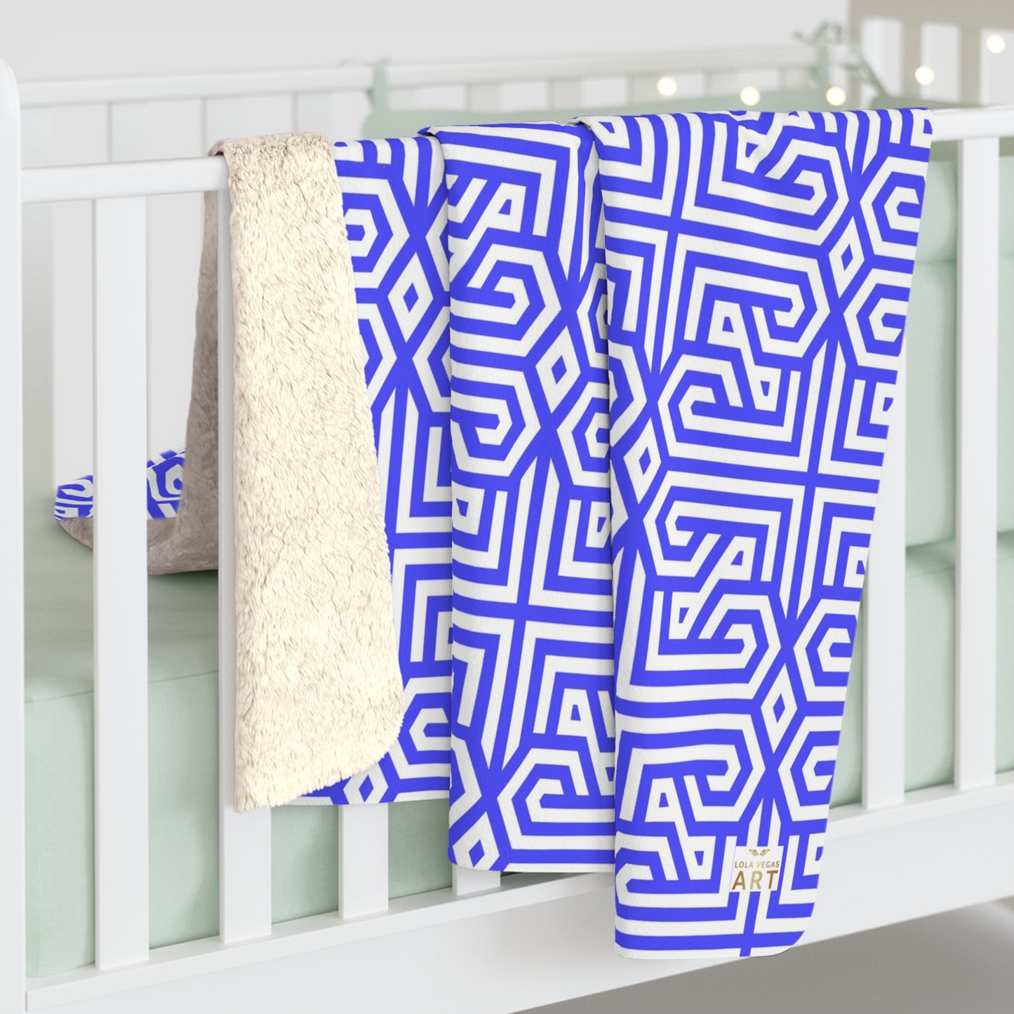 Periwinkle Geometric Maze Pattern Sherpa Fleece Blanket | Modern Grid Throw